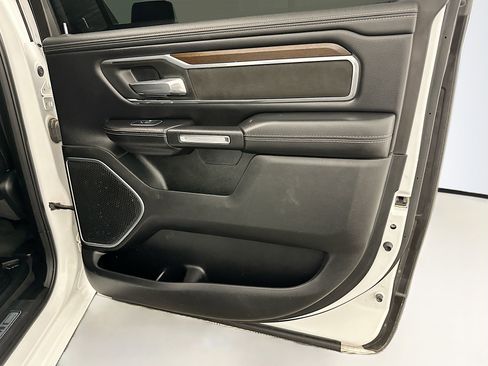 Used 2021 RAM 1500 Laramie AWD/4WD image 30