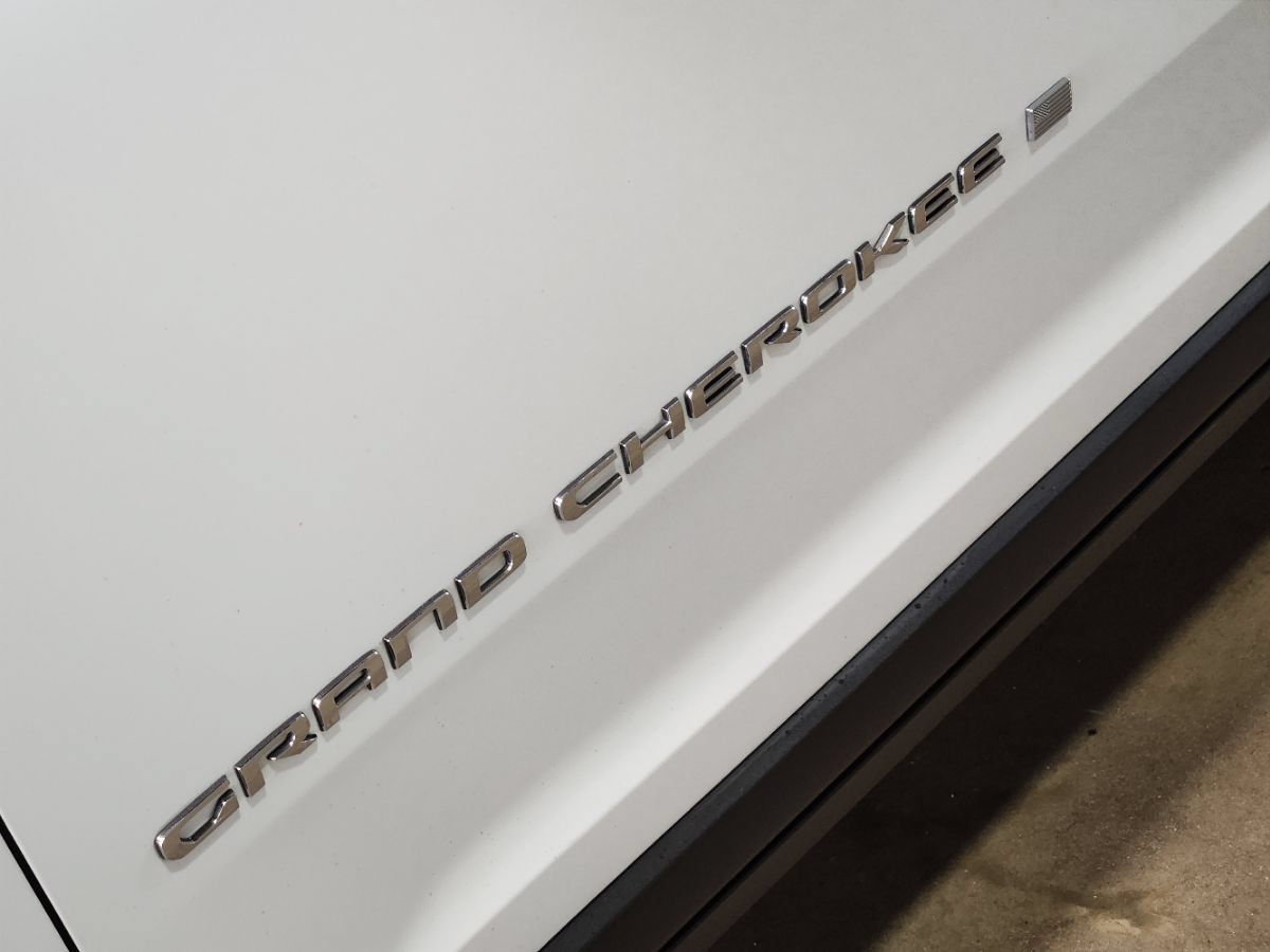 Used 2022 Jeep Grand Cherokee Limited RWD image 25