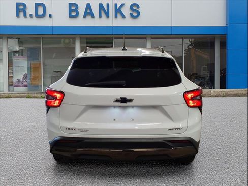 Certified 2024 Chevrolet Trax ACTIV w/ Sunroof Package image 4
