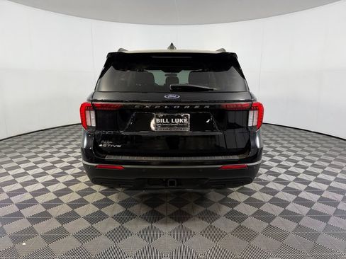 Used 2025 Ford Explorer Active RWD image 9