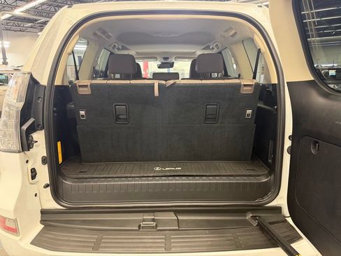 Used 2023 Lexus GX 460 Premium w/ Premium Package AWD/4WD image 14
