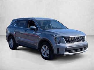 Used 2025 Kia Sorento LX FWD video 3