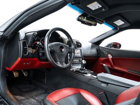 Used 2013 Chevrolet Corvette Z06 w/ 2LZ Preferred Equipment Group RWD image 18