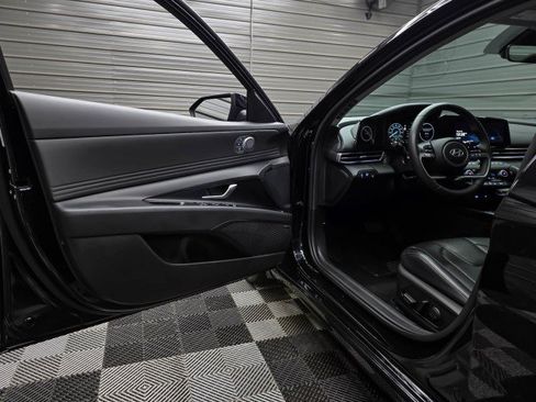 Used 2024 Hyundai Elantra Limited FWD image 33
