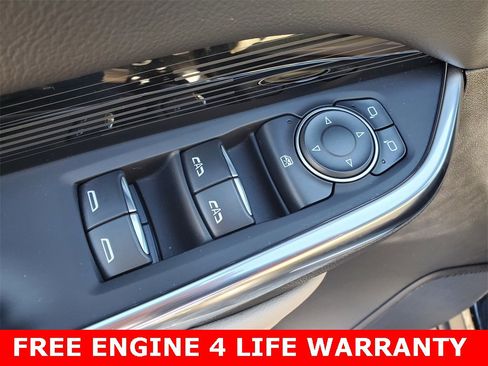 Used 2024 Cadillac XT4 Luxury w/ Cold Weather Package image 10