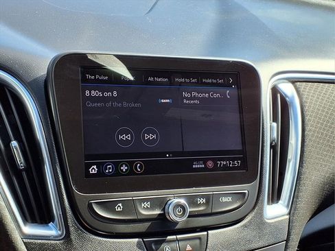 Used 2020 Chevrolet Malibu LT image 11