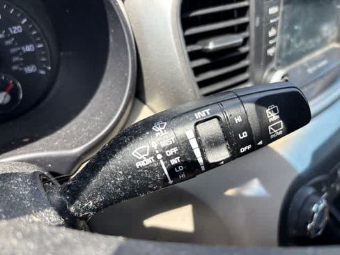 Used 2018 Kia Sorento FWD image 14