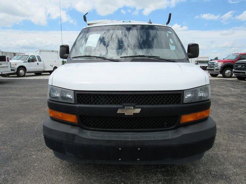Used 2018 Chevrolet Express 2500 w/ Driver Convenience Package RWD image 8