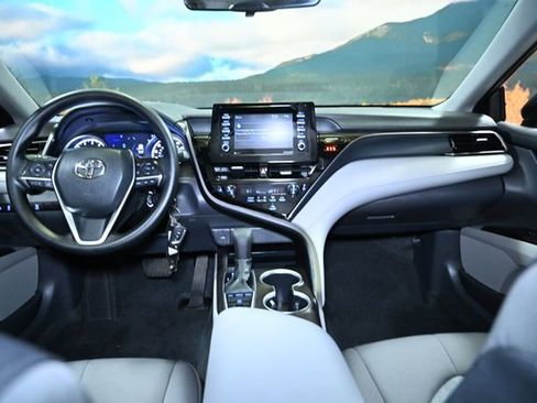 Used 2022 Toyota Camry LE image 43