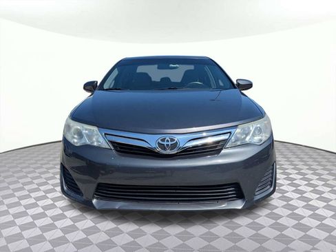 Used 2014 Toyota Camry LE FWD image 8