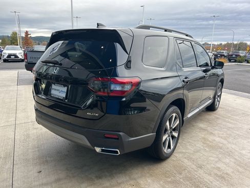 Used 2025 Honda Pilot Elite image 5