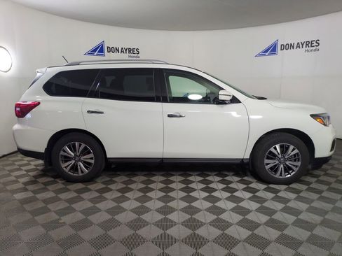 Used 2017 Nissan Pathfinder SL AWD/4WD image 6