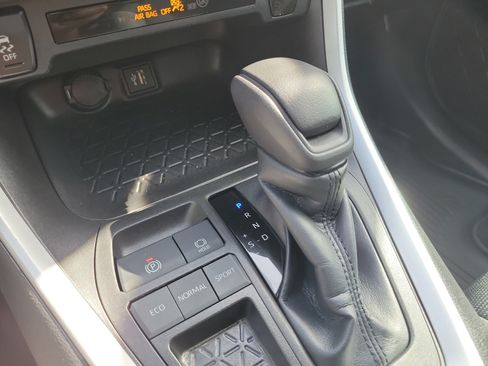 Used 2023 Toyota RAV4 LE FWD image 28