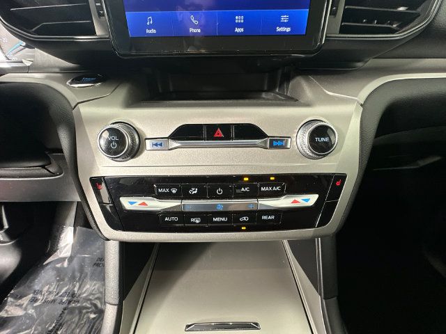 Used 2022 Ford Explorer XLT AWD/4WD image 11