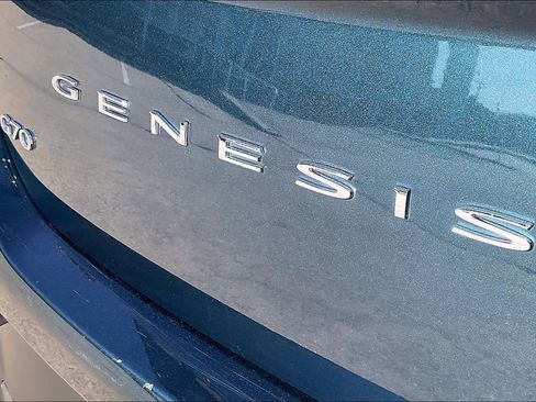 Used 2025 Genesis G70 2.5T image 26