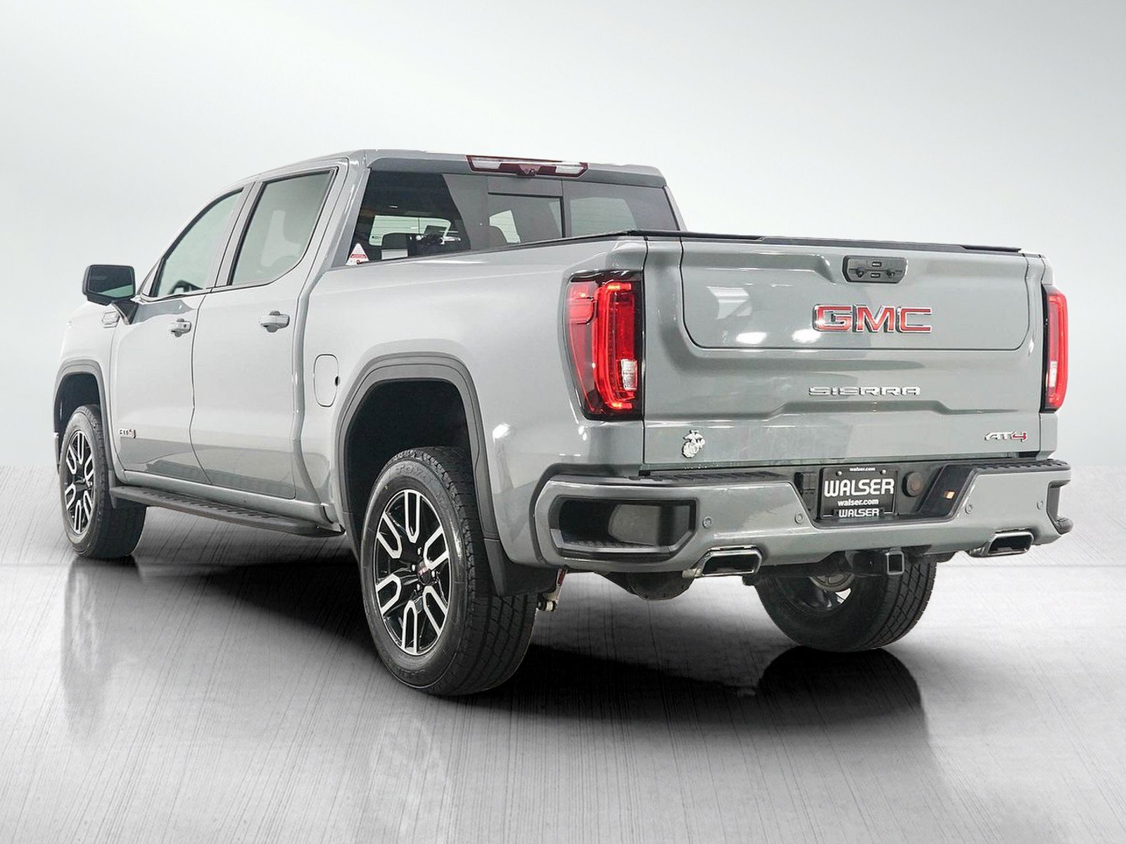 Used 2025 GMC Sierra 1500 AT4 w/ AT4 Premium Package AWD/4WD image 3