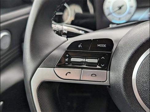 Used 2023 Hyundai Elantra Limited image 22