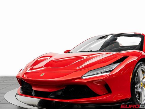 Used 2022 Ferrari F8 Tributo image 16