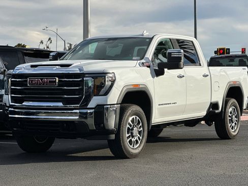 Used 2024 GMC Sierra 2500 SLT w/ Max Trailering Package image 8