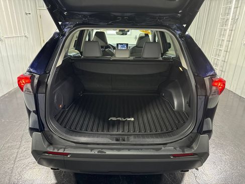 Used 2021 Toyota RAV4 XLE Premium AWD/4WD image 43