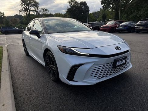 Used 2025 Toyota Camry XSE AWD/4WD image 2