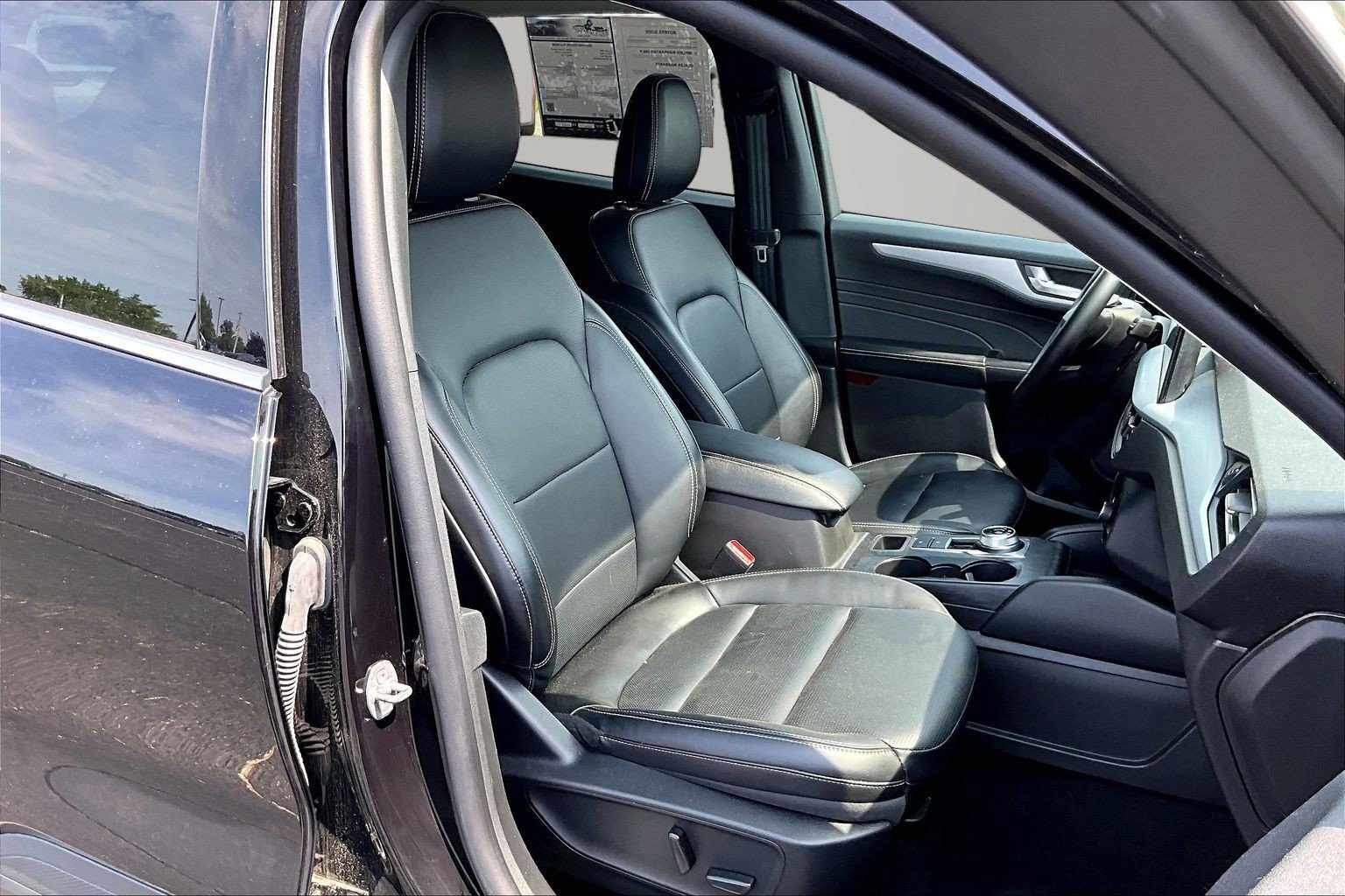 Certified 2025 Ford Escape Platinum AWD/4WD image 7