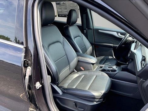 Used 2025 Ford Escape Platinum AWD/4WD image 7