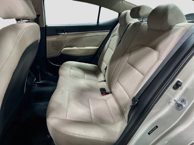 Used 2017 Hyundai Elantra SE FWD image 21