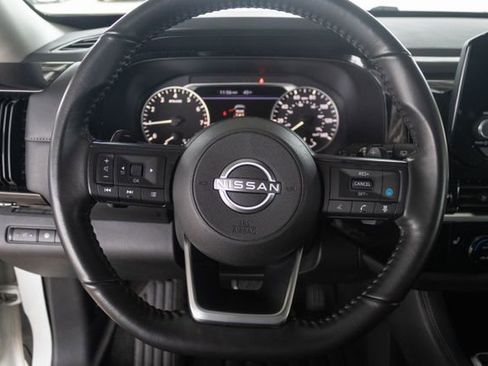 Used 2024 Nissan Pathfinder SV image 10