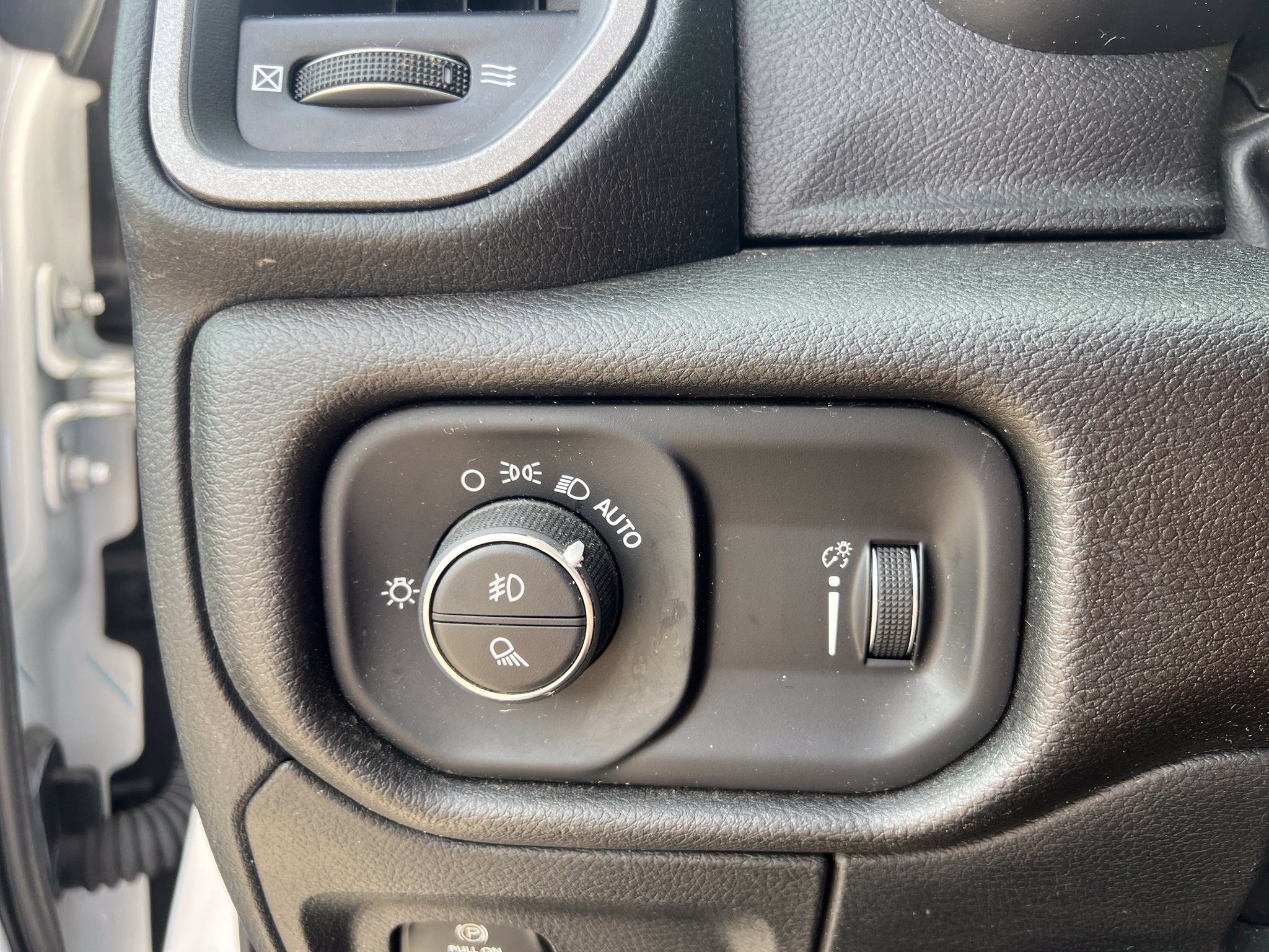 Used 2025 RAM 1500 Tradesman w/ Night Edition AWD/4WD image 20