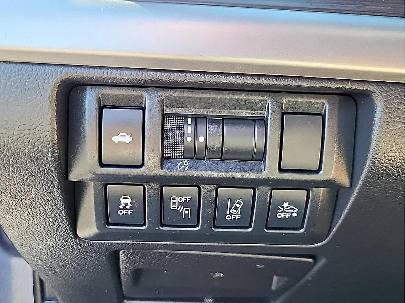 Used 2018 Subaru Legacy 3.6R Limited AWD/4WD image 22