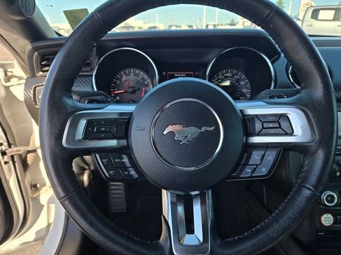 Used 2017 Ford Mustang Coupe RWD image 23