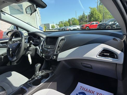 Used 2019 Chevrolet Cruze LS FWD image 18