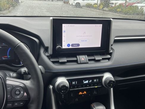 Certified 2024 Toyota RAV4 SE w/ Convenience Package image 18