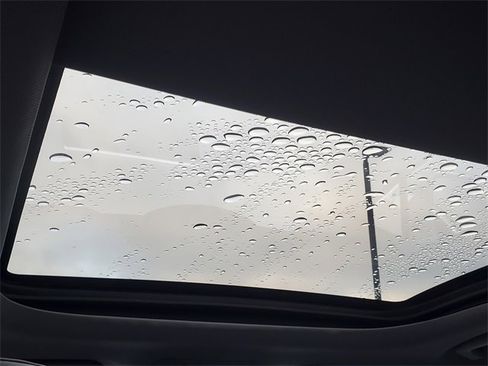 Used 2022 Lincoln Nautilus Reserve image 32