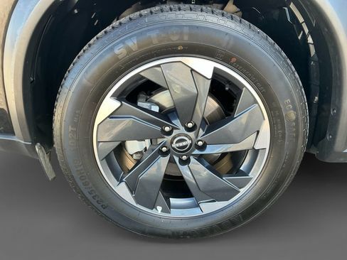 Used 2025 Nissan Rogue SV AWD/4WD image 14