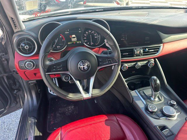 Used 2019 Alfa Romeo Giulia w/ Quick Order Package 22K Sport RWD image 12