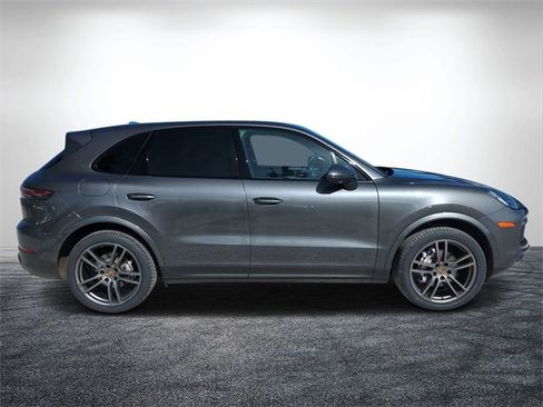 Used 2020 Porsche Cayenne image 2