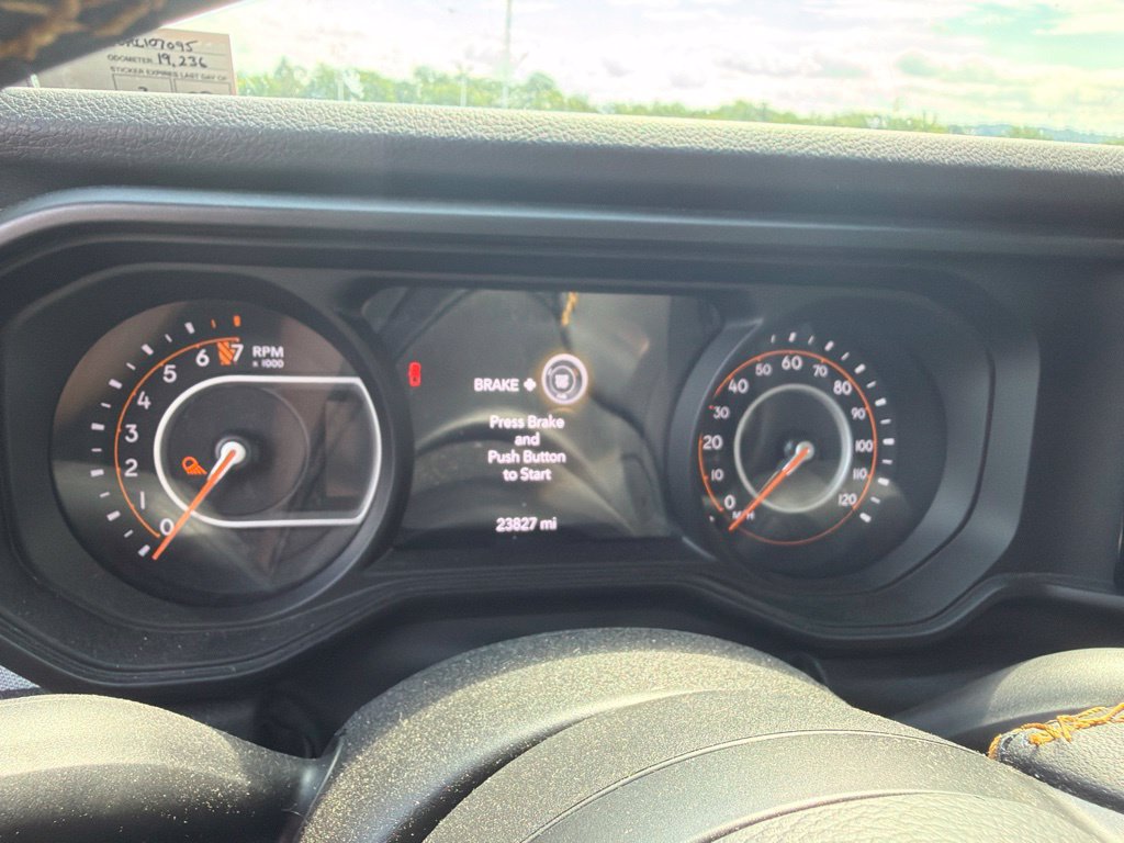 Used 2024 Jeep Gladiator Sport AWD/4WD image 7