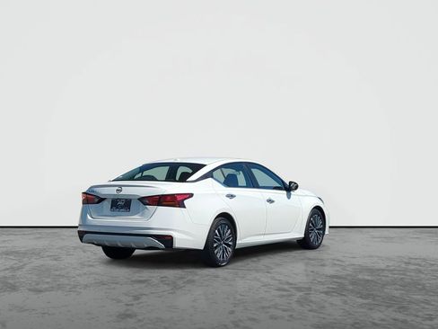 Used 2025 Nissan Altima 2.5 SV FWD image 8