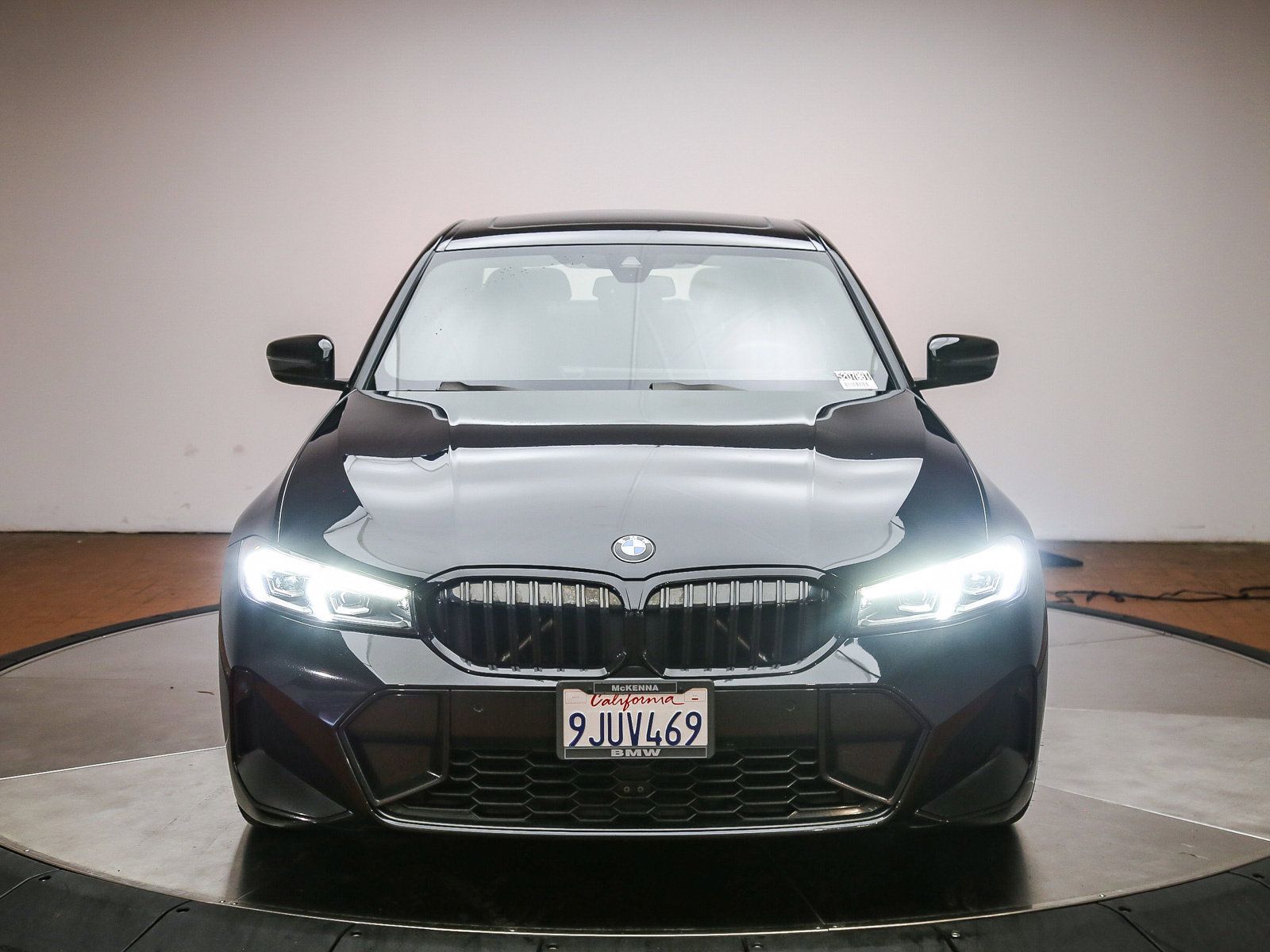 Certified 2023 BMW 330i Sedan w/ M Sport Package RWD image 2
