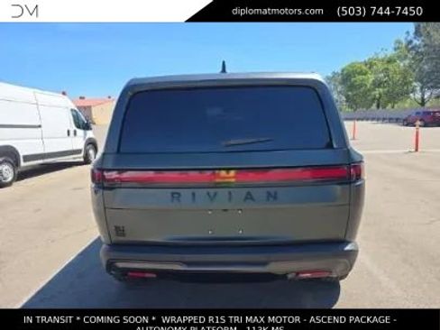 Used 2025 Rivian R1S Premium image 5