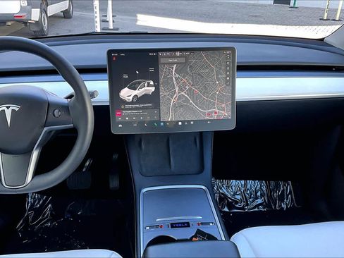 Used 2021 Tesla Model Y Long Range image 6