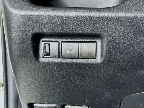 Used 2022 Toyota RAV4 LE image 17