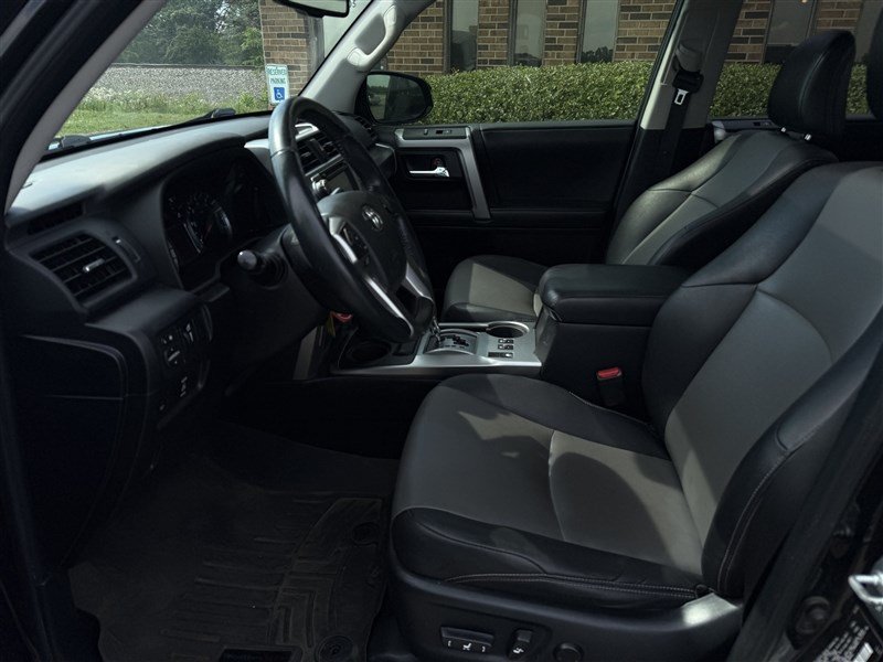 Used 2016 Toyota 4Runner SR5 Premium AWD/4WD image 5