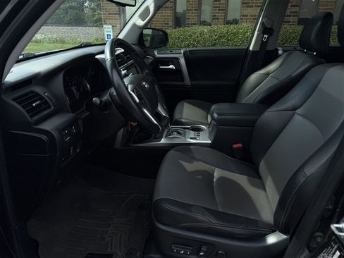 Used 2016 Toyota 4Runner SR5 Premium AWD/4WD image 5