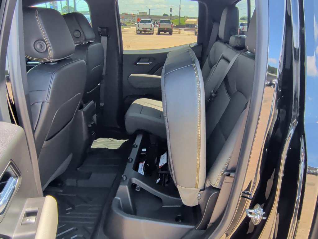 New 2026 Chevrolet Colorado ZR2 w/ Technology Package AWD/4WD image 40