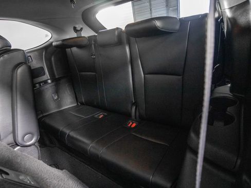 Used 2024 Toyota Highlander XLE FWD image 11