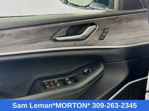 Used 2023 Jeep Grand Cherokee L Limited image 18