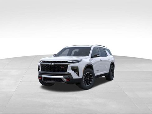New 2026 Chevrolet Traverse Z71 w/ Enhanced Driving Package AWD/4WD image 8